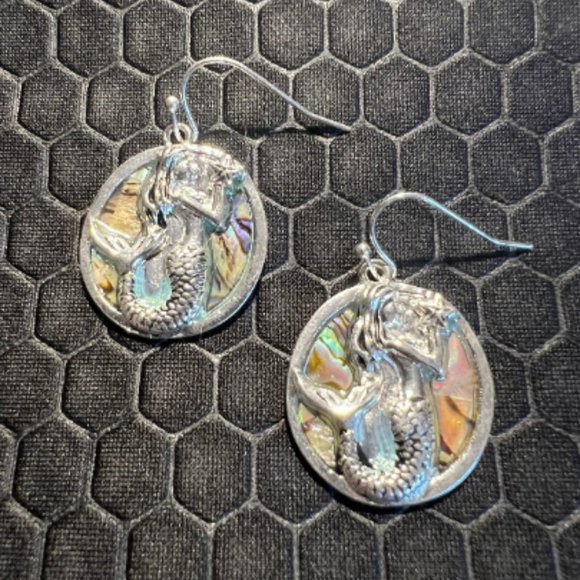 Mermaid Earrings with Green Abalone Stones 18K White Gold Plated - Picture 1 of 1